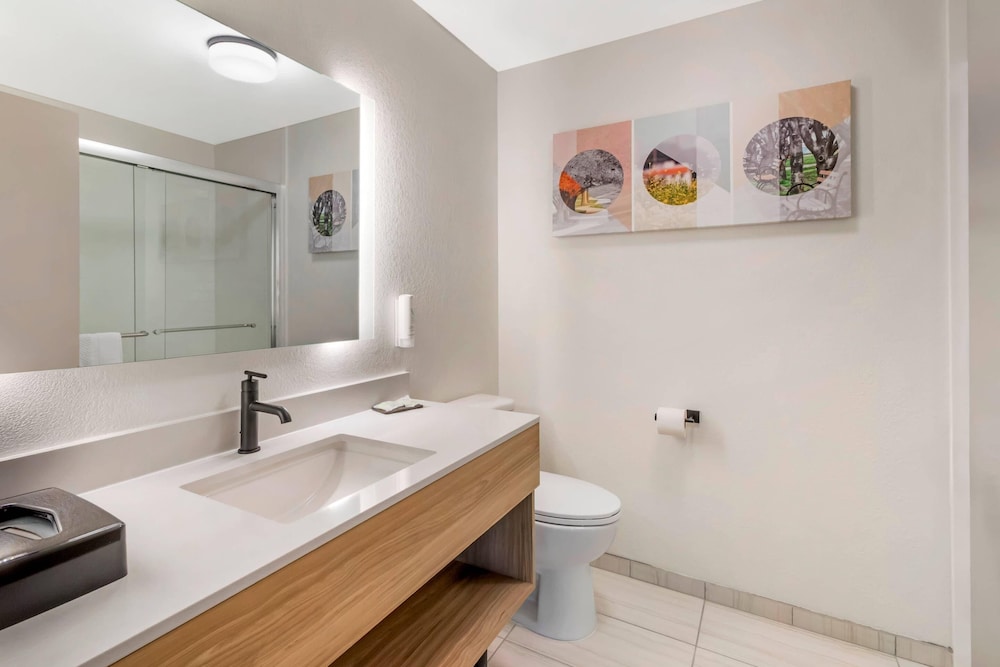 Sleep Inn & Suites Ashland City, TN 46/50