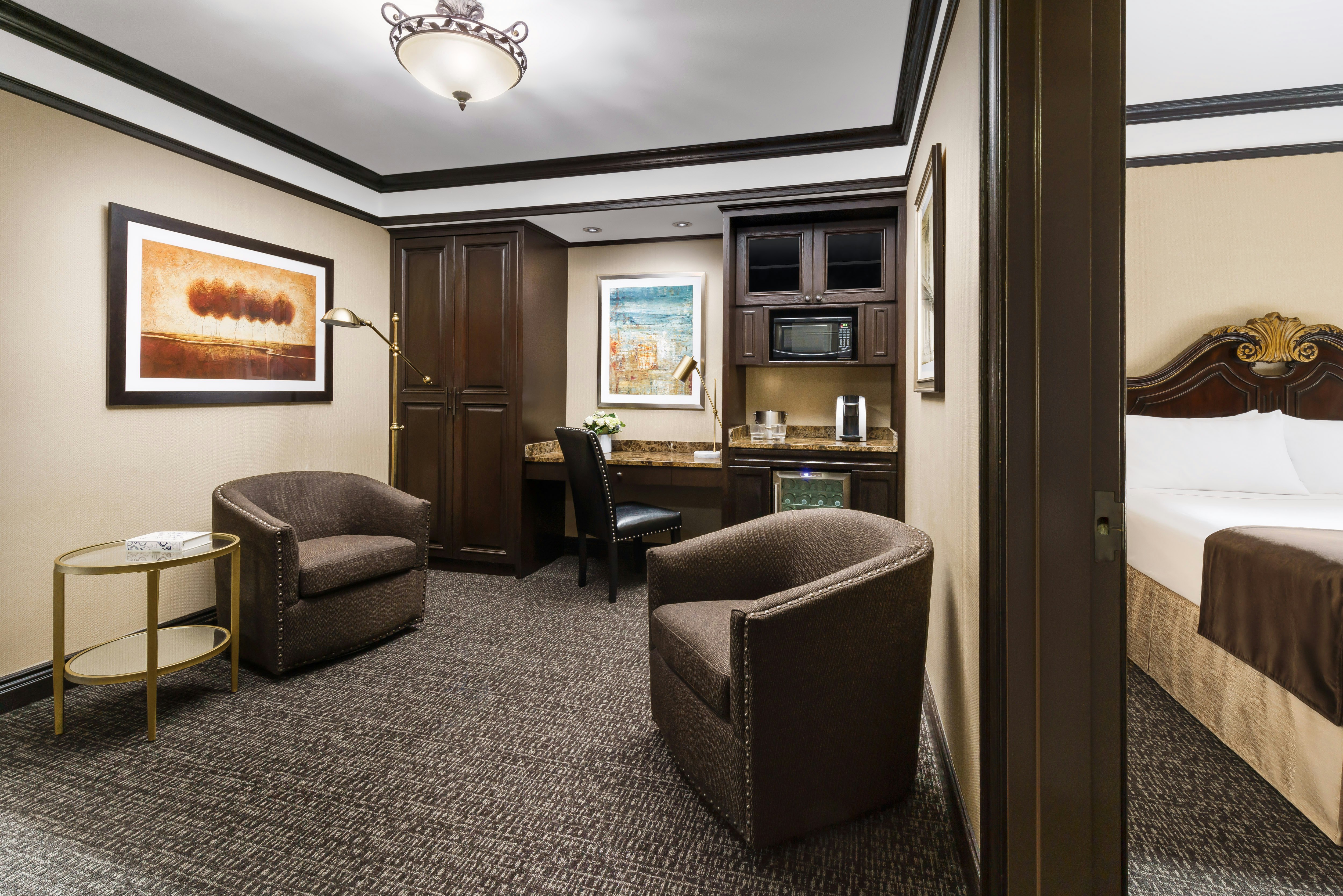 The Lucerne Hotel 38/53