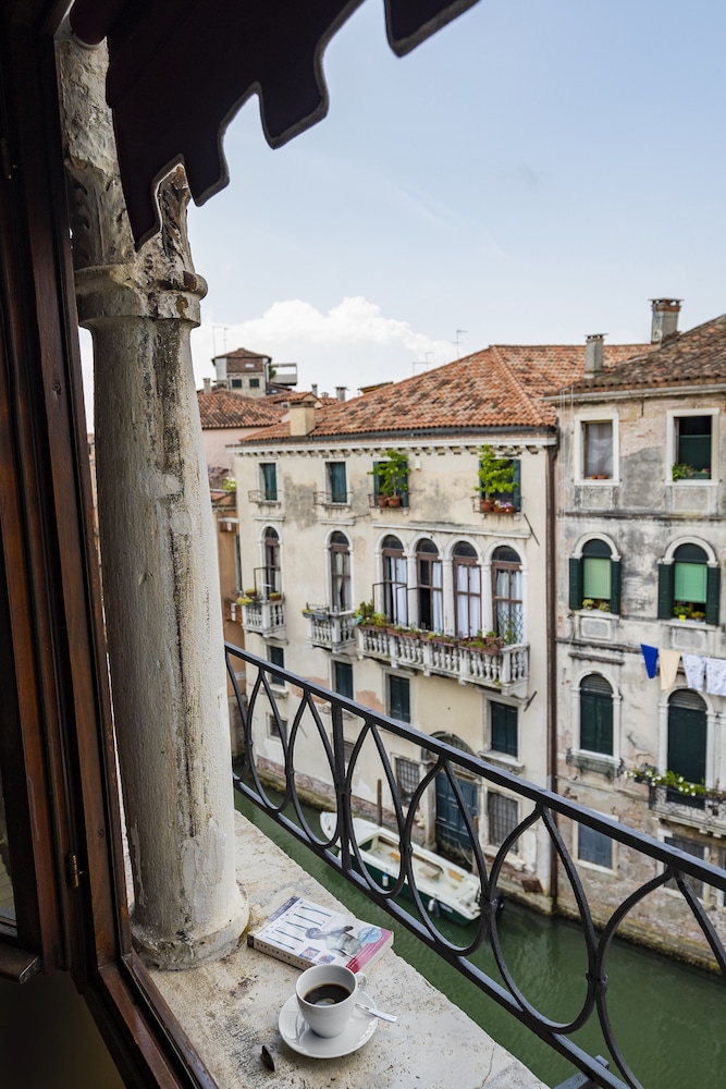 Palazzo Schiavoni 77/86