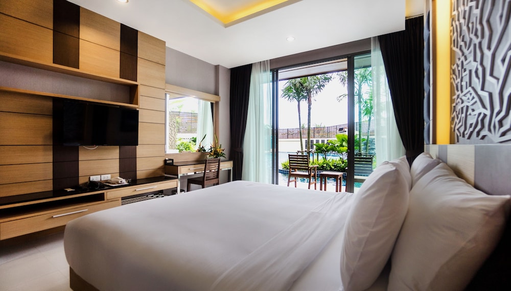 Aqua Resort Phuket 35/70