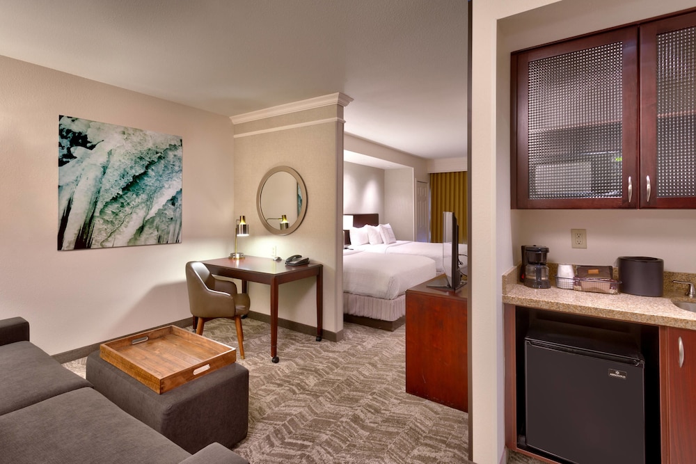 SpringHill Suites Lehi at Thanksgiving Point 16/24