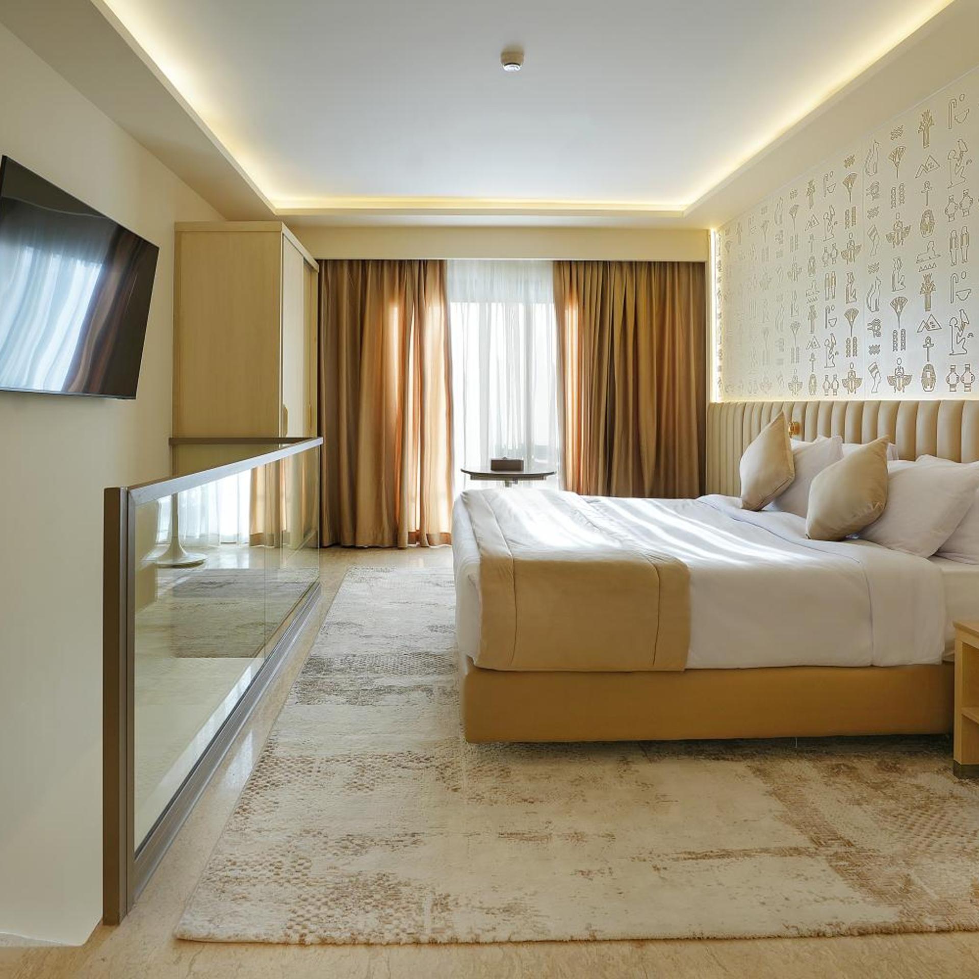 Super, Duplex, Suite, King Bed