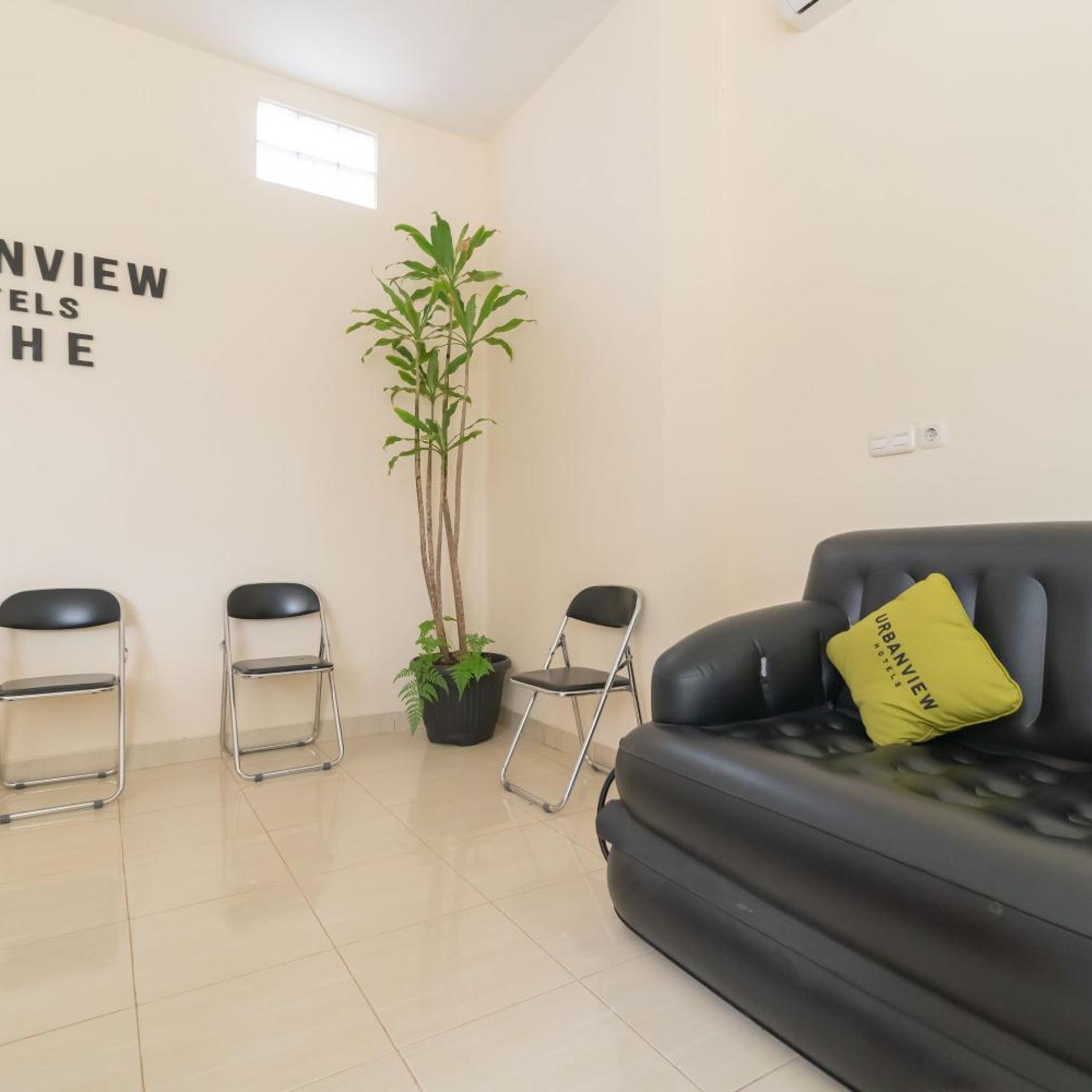 Urbanview Hotel Ephe Palembang by RedDoorz 24/30