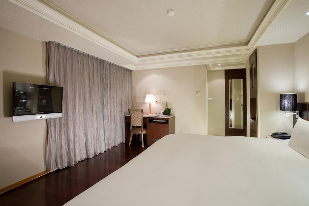 Deja Vu Hotel 27/59