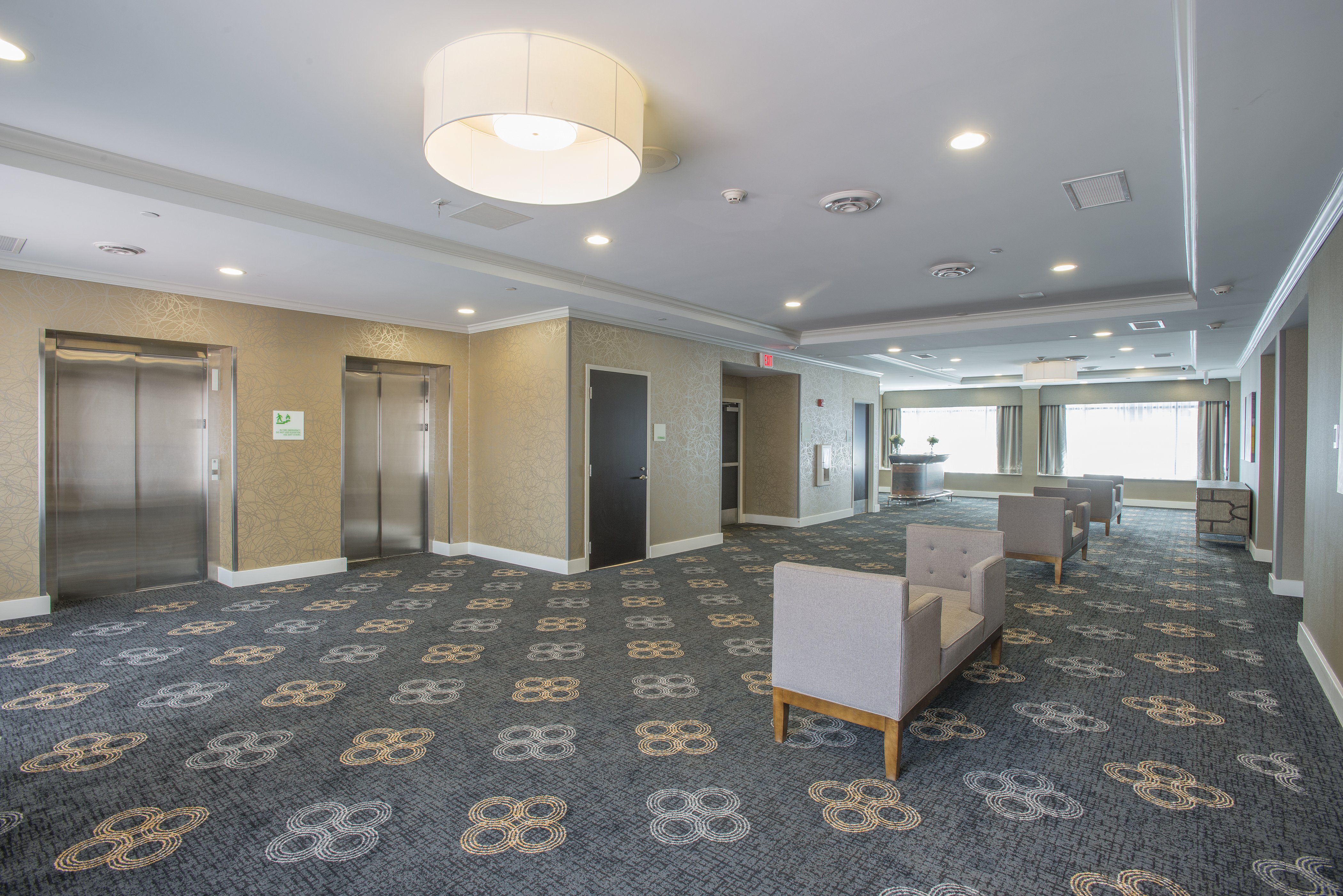HOLIDAY INN HOTEL SUITES CINCINNATI DOWNTOWN 6/56