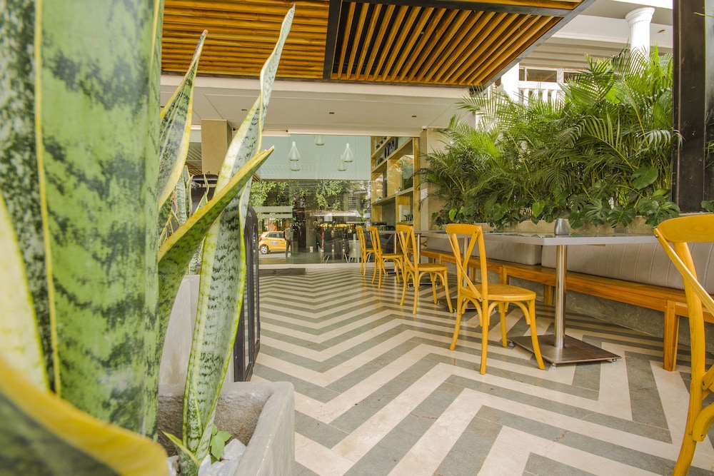 restaurant cafeteria