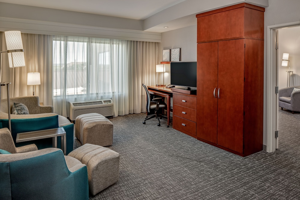 Courtyard by Marriott San Antonio SeaWorld - Westover Hills 32/65