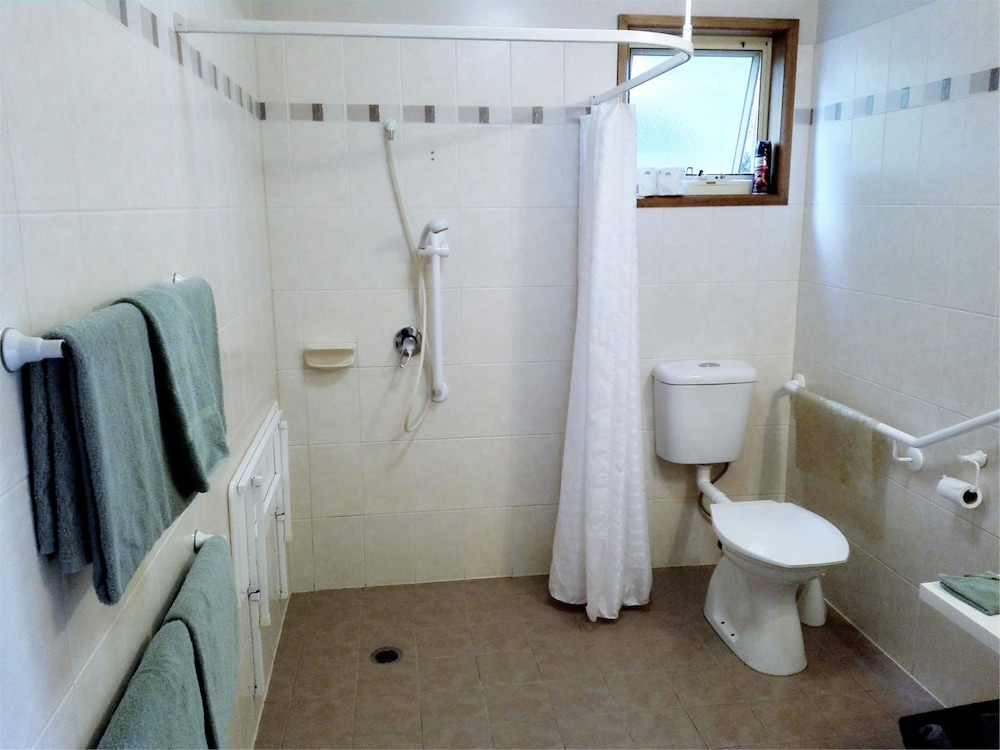 Eureka Lodge Motel 42/50