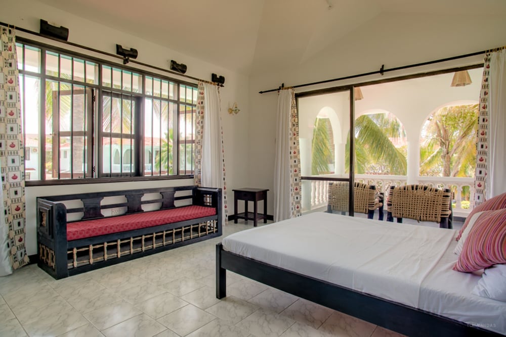 Bahari Dhow Beach Villas 19/61