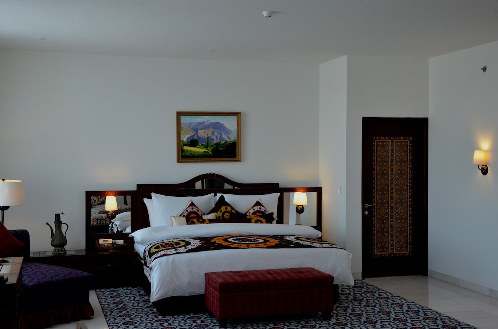 DUSHANBE SERENA HOTEL 49/70