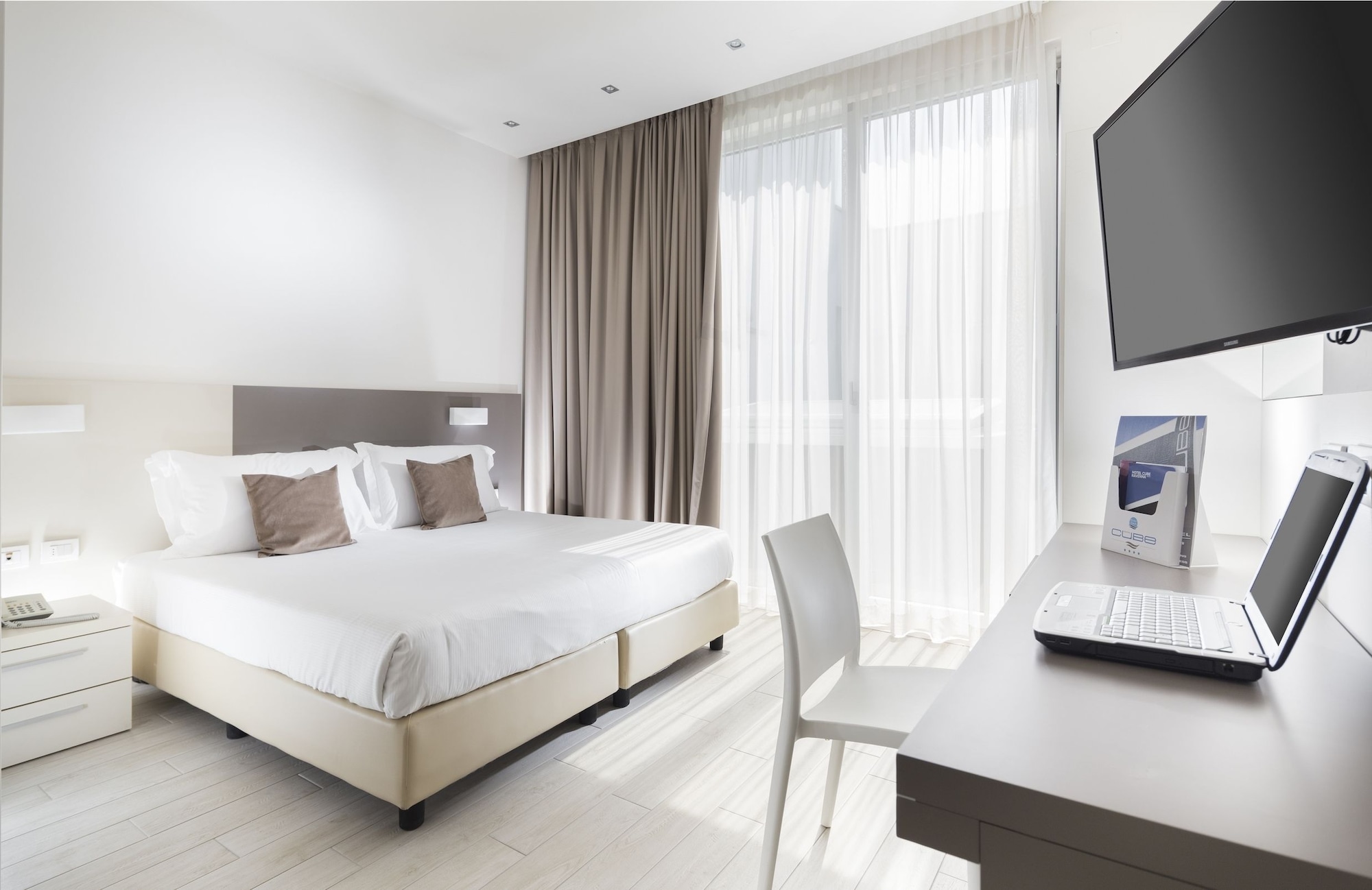 EXECUTIVE, SINGLE, DOUBLE BED