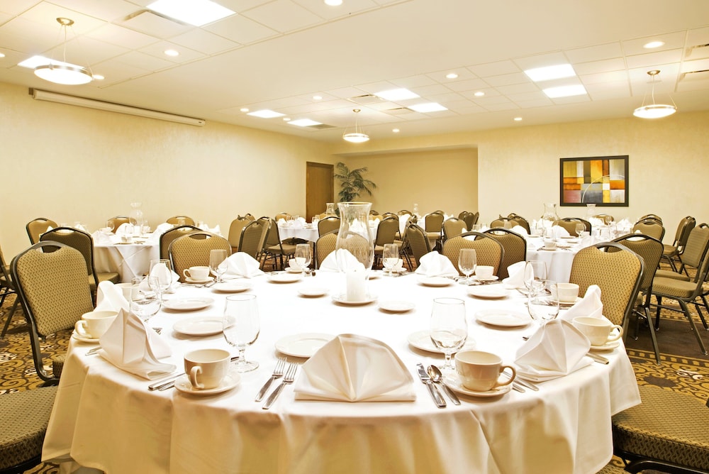 HOLIDAY INN BATTLE CREEK 45/47