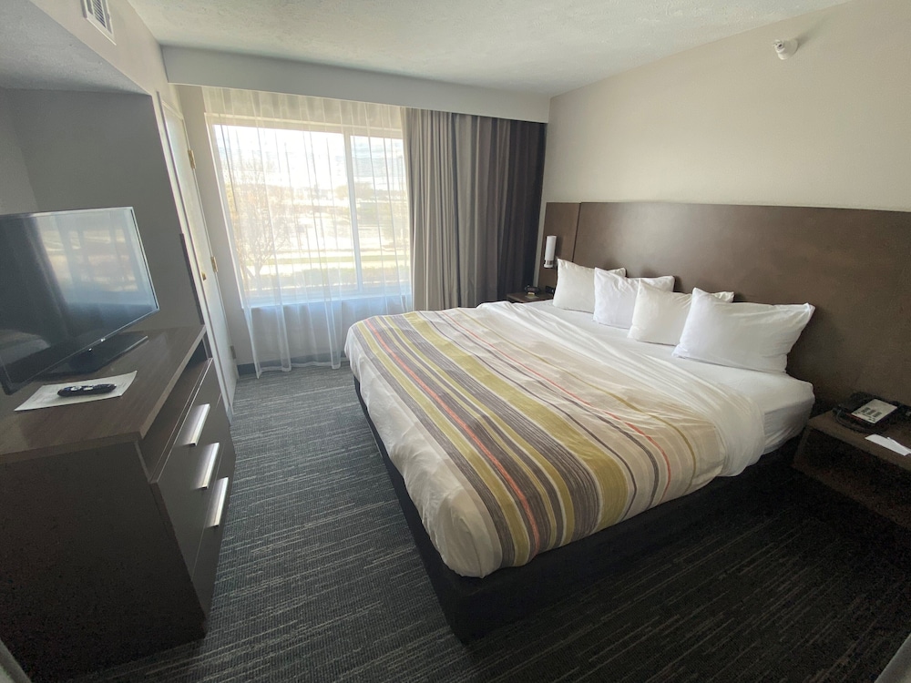 جناح بسرير كينج بغرفة نوم واحدة لذوي الإعاقة، Country Inn and Suites by Radisson Council Bluffs IA 3/6