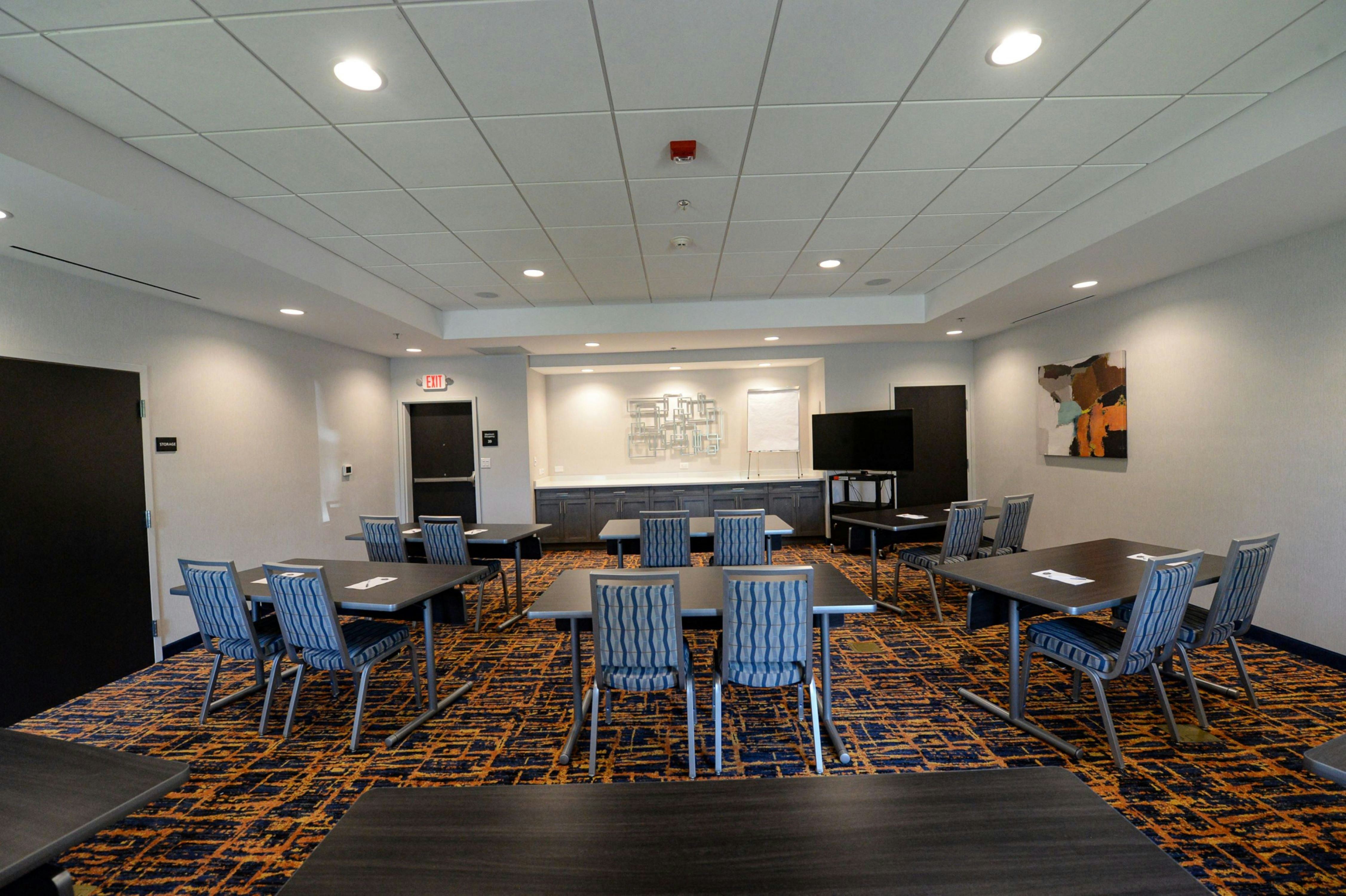 Hampton Inn Suites Lenoir Nc 70/76