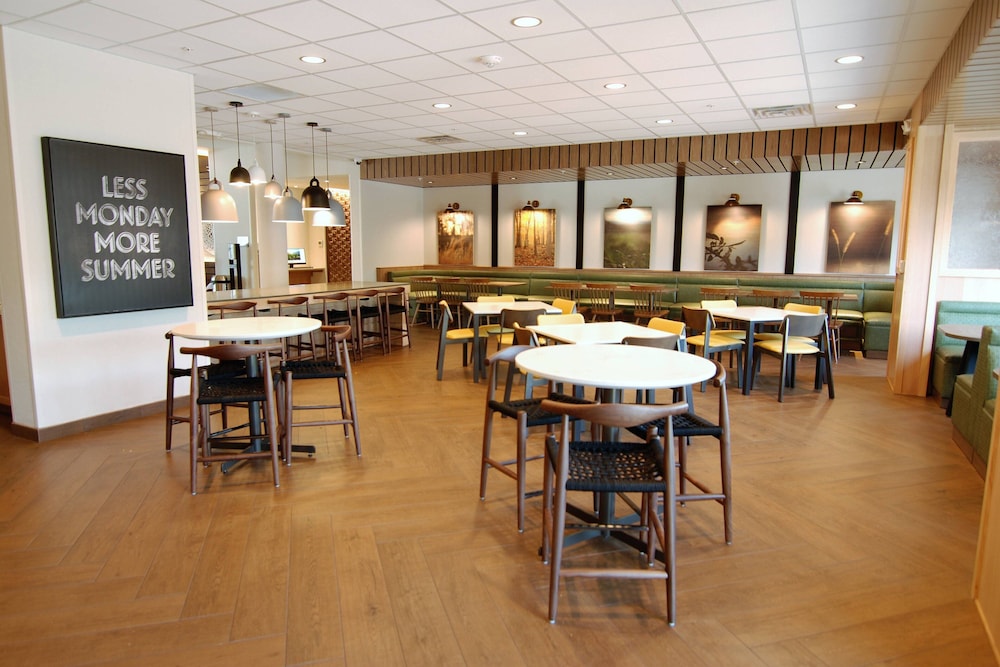 Fairfield Inn & Suites Winona 20/25