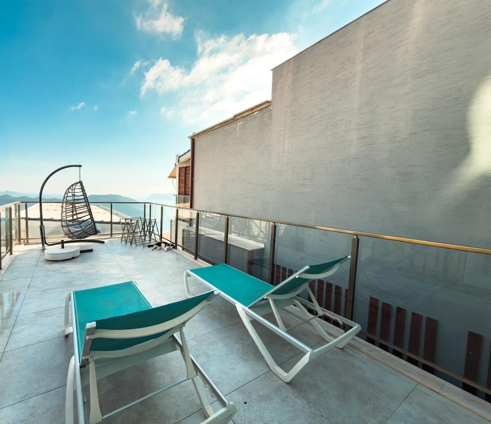 Un Amor The Hotel 40/50