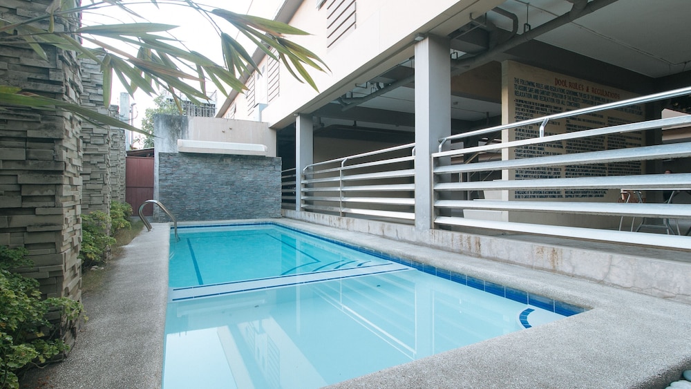 RedDoorz at Grand Apartelle Hernan Cortes Cebu 26/38