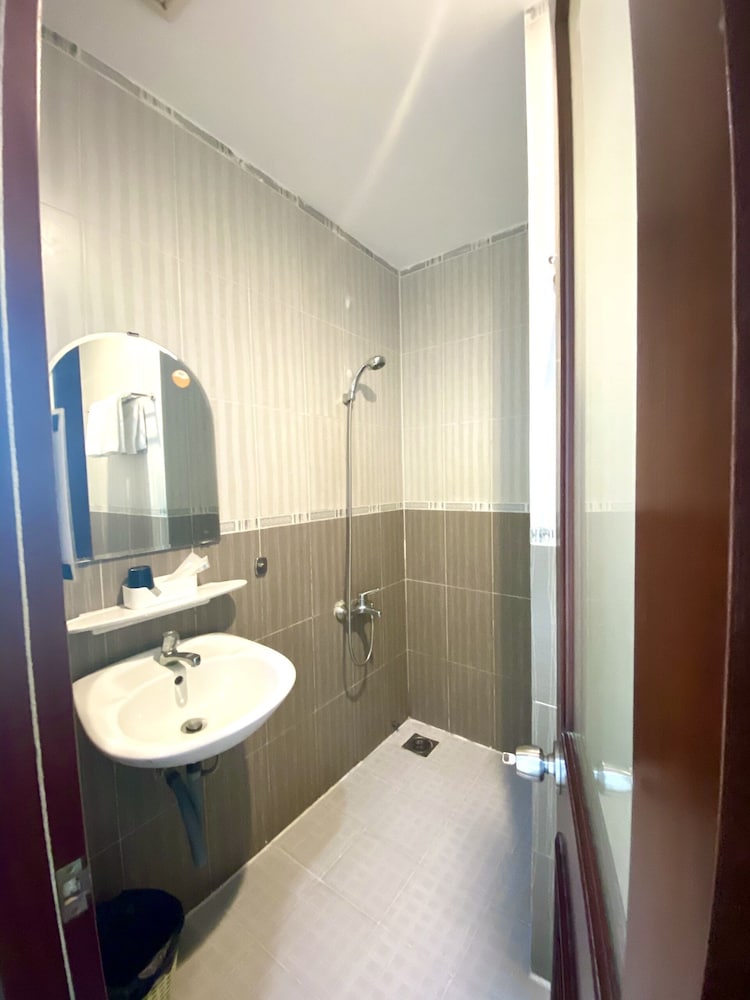 Mi Linh Hotel 61/62