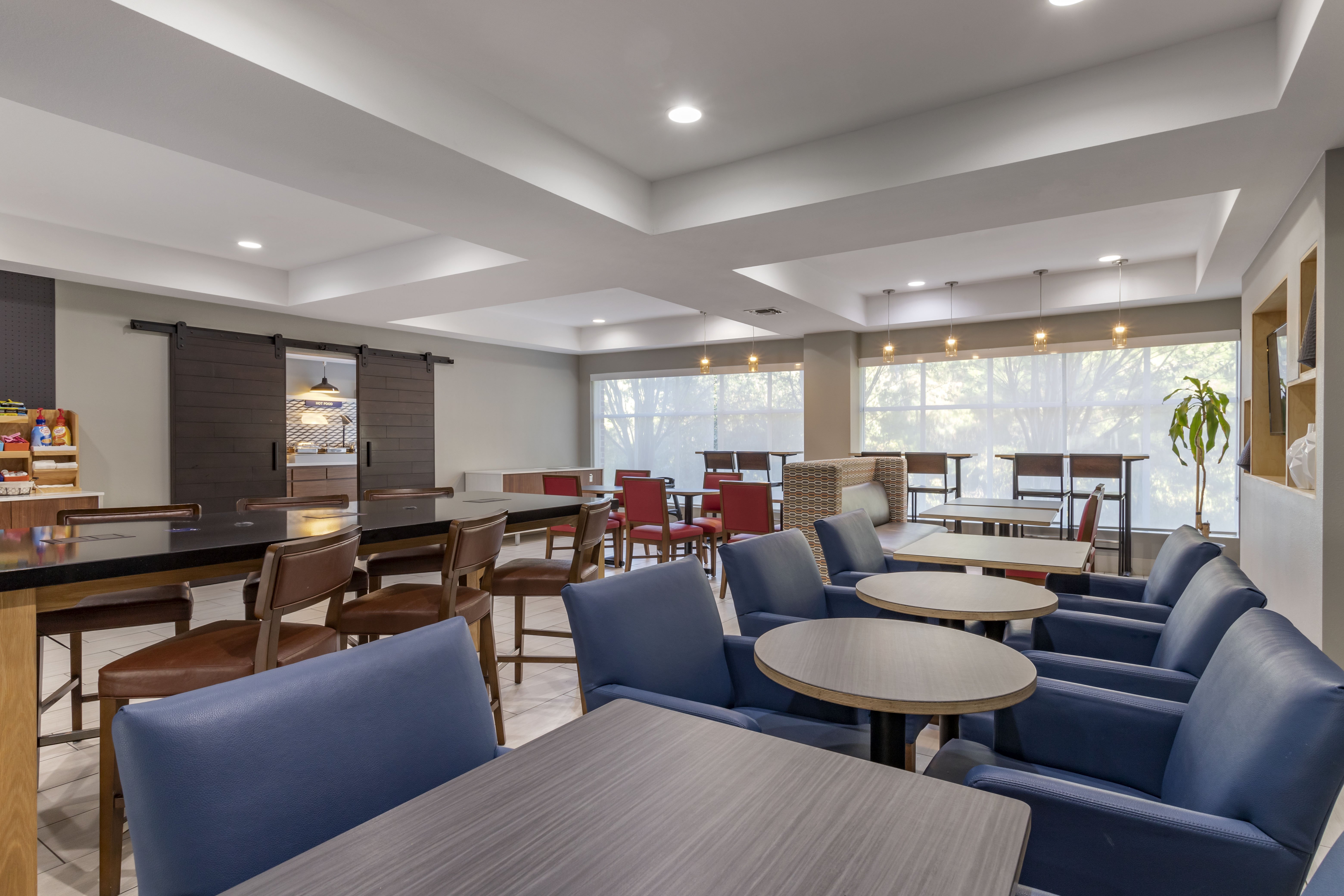 Holiday Inn Express Hotel Suites Natchitoches 40/56