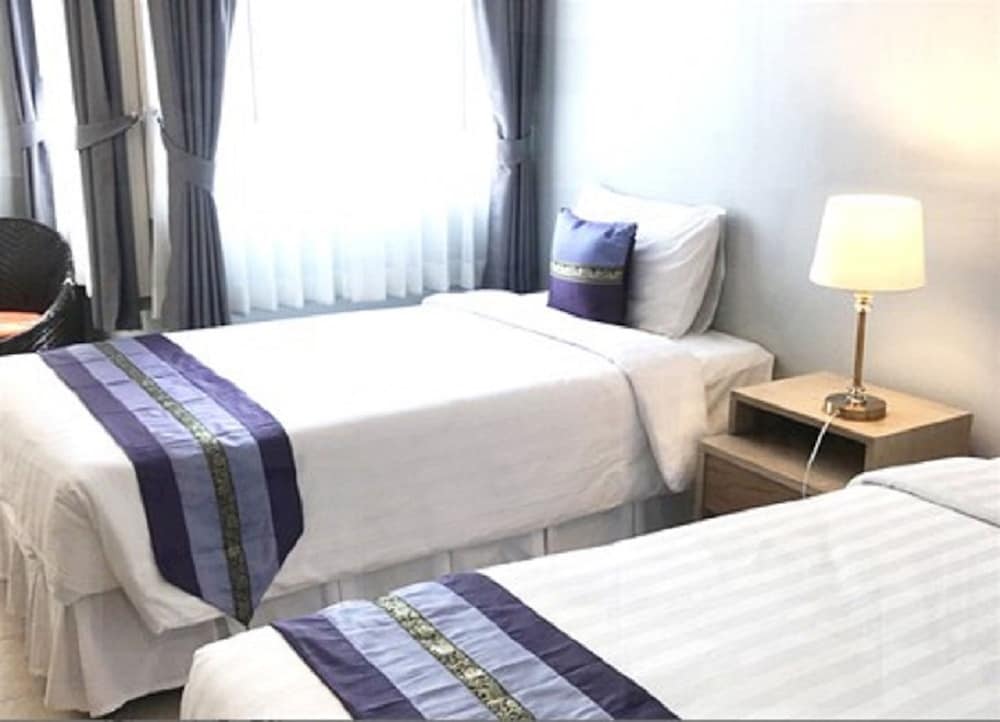 RATANA HOTEL CHIANG MAI 18/49