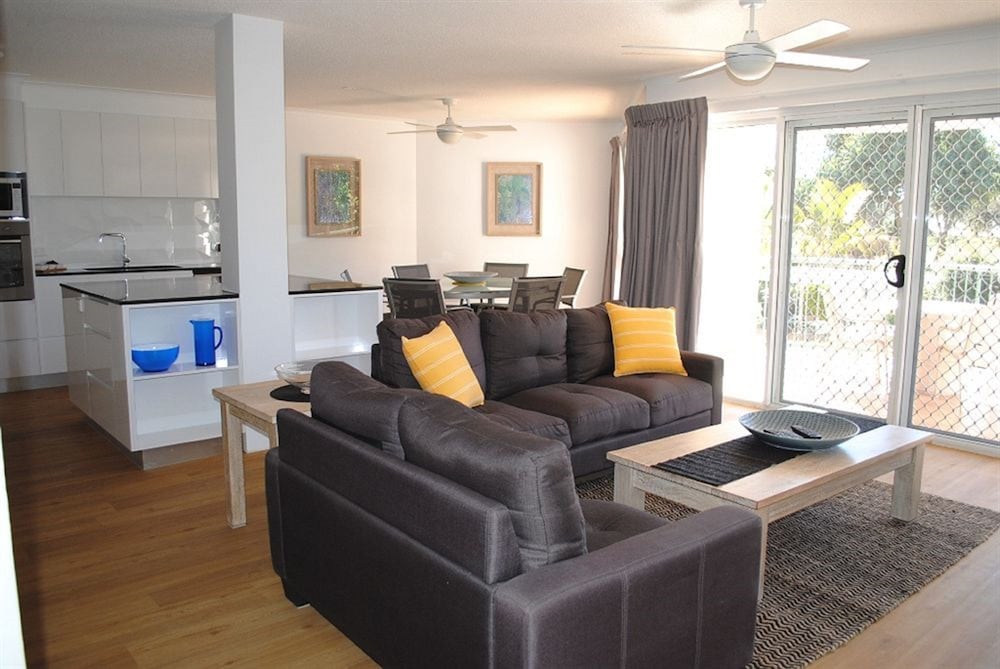 SURFSIDE ON THE BEACH 35/69