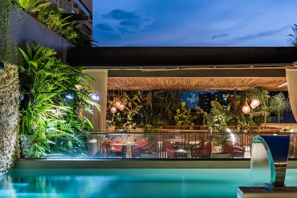 Elcielo Hotel and Restaurant 4/56