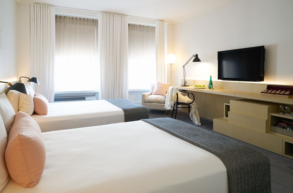 STANDARD, 2 DOUBLE BEDS