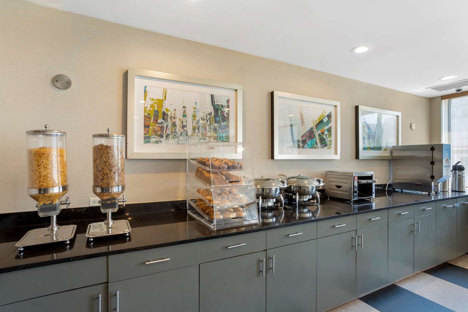 Best Western Plus Plaza Hotel Long Island City 18/22