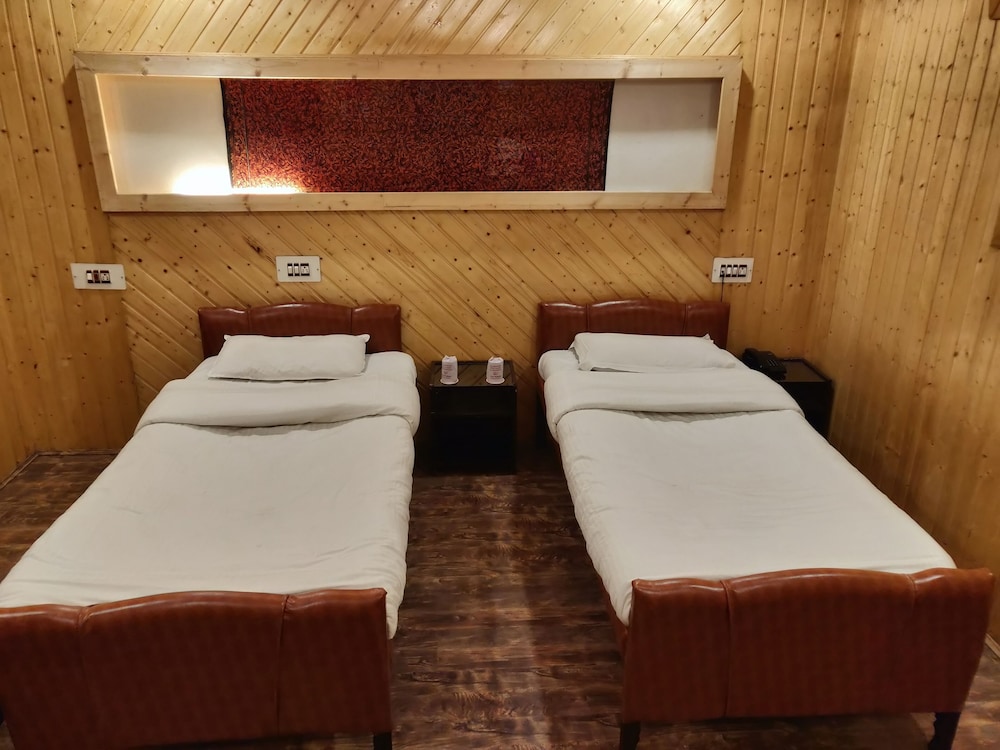 Walisons Hotel 17/41