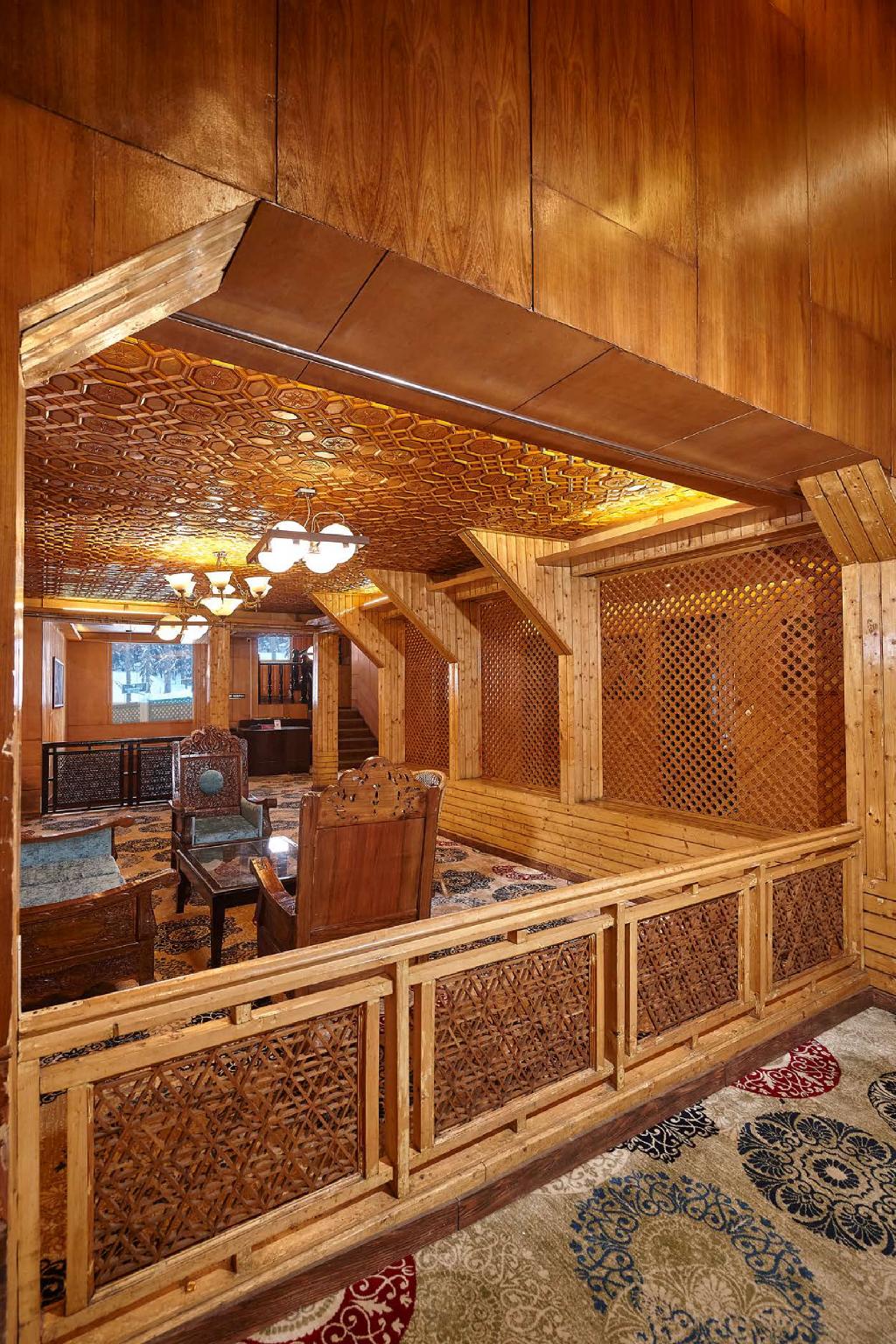 Hotel Grand Mumtaz 12/45