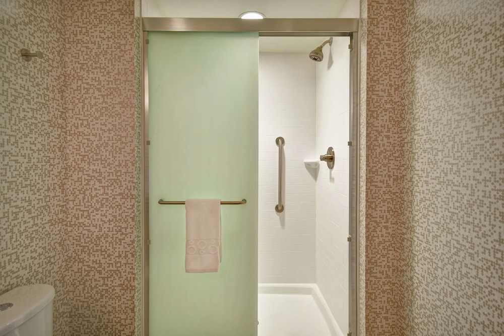 Home2 Suites by Hilton Terre Haute, IN 18/62
