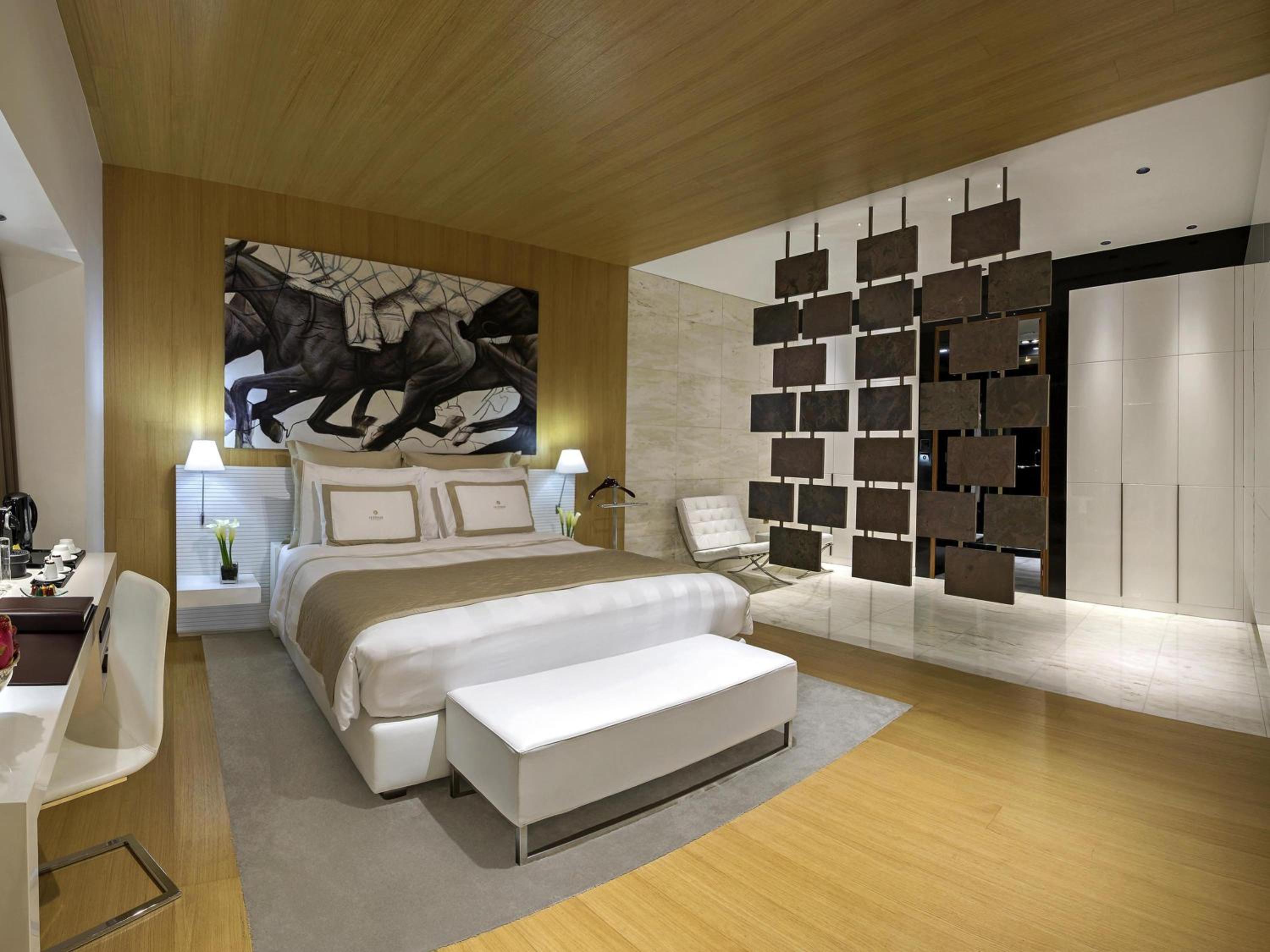 1 Bedroom, Diplomat, Suite, King Bed, Queen Bed