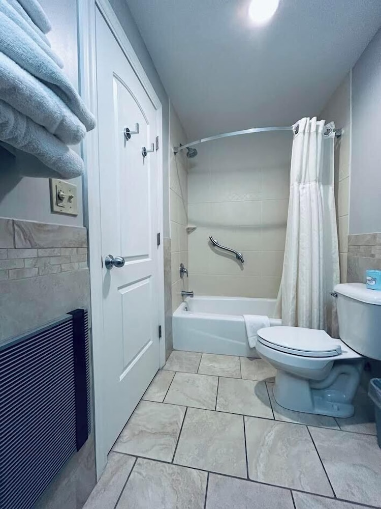 Golden Gables Inn Dazzler Select by Wyndham 57/60