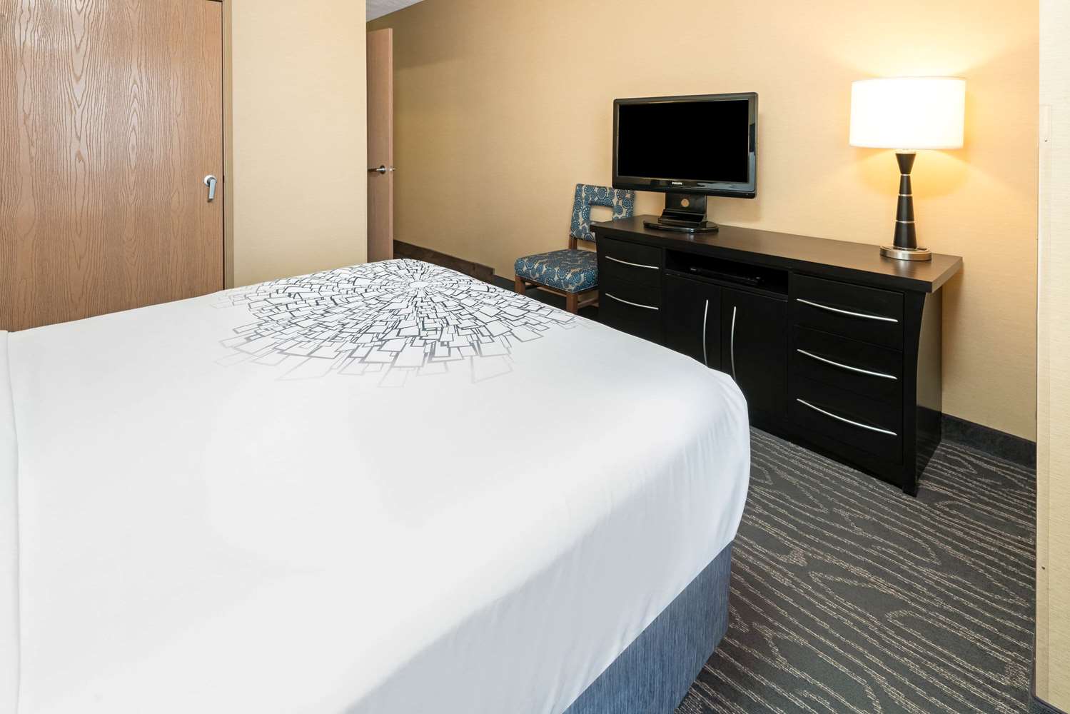 La Quinta Inn & Suites by Wyndham Logan 16/42