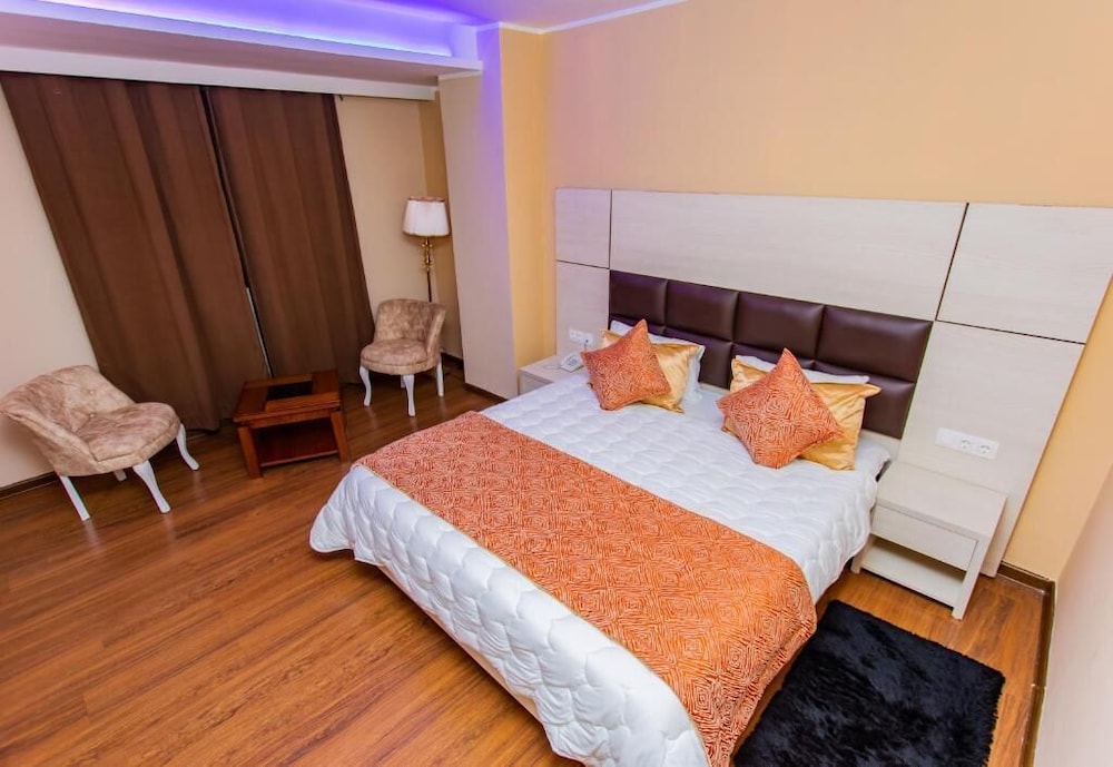 Hotel Royal Elisa 18/48