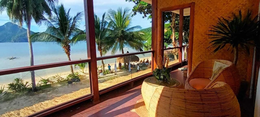 Las Cabanas Beach Resort 4/65