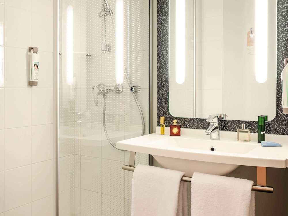 Ibis Paris 17 Clichy Batignolles 27/75