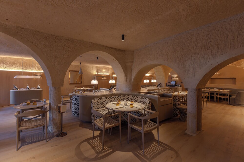 Alfina Cave Hotel 35/50