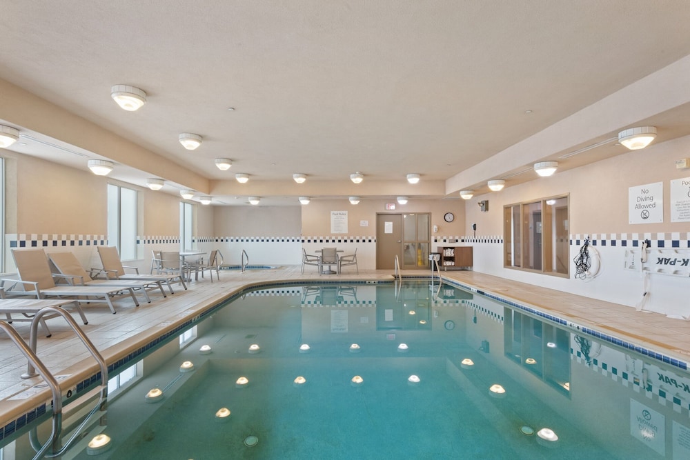 Holiday Inn Express Hotel & Suites Bethlehem 36/72