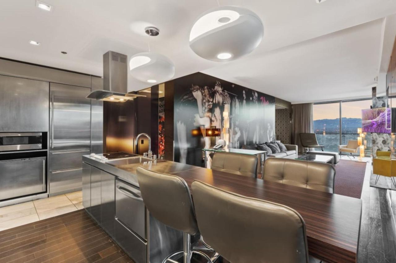 The Celine Riviera Suite at Palms Place 22/42