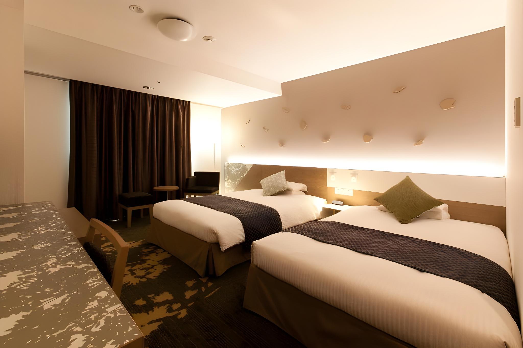 Superior, Single, 2 Double Beds, Smoking