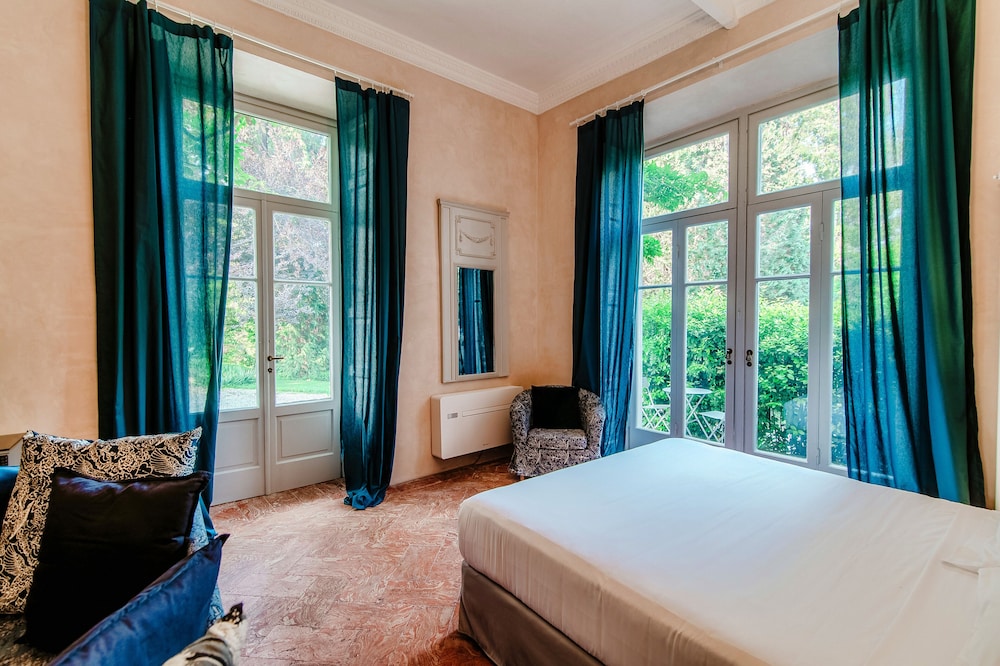 Dandelion Como Suites & Park 18/63