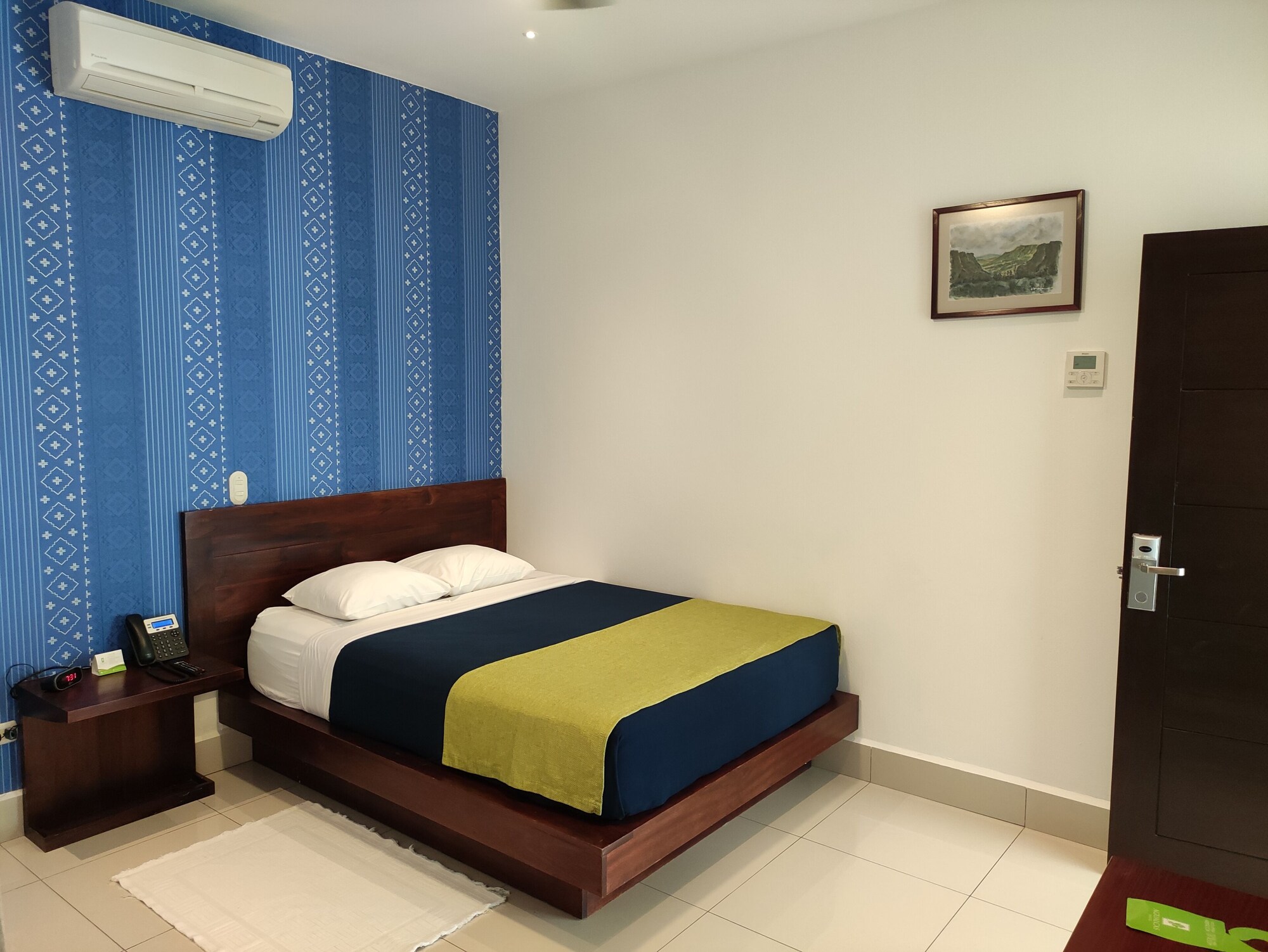 1 BEDROOM, ECONOMY