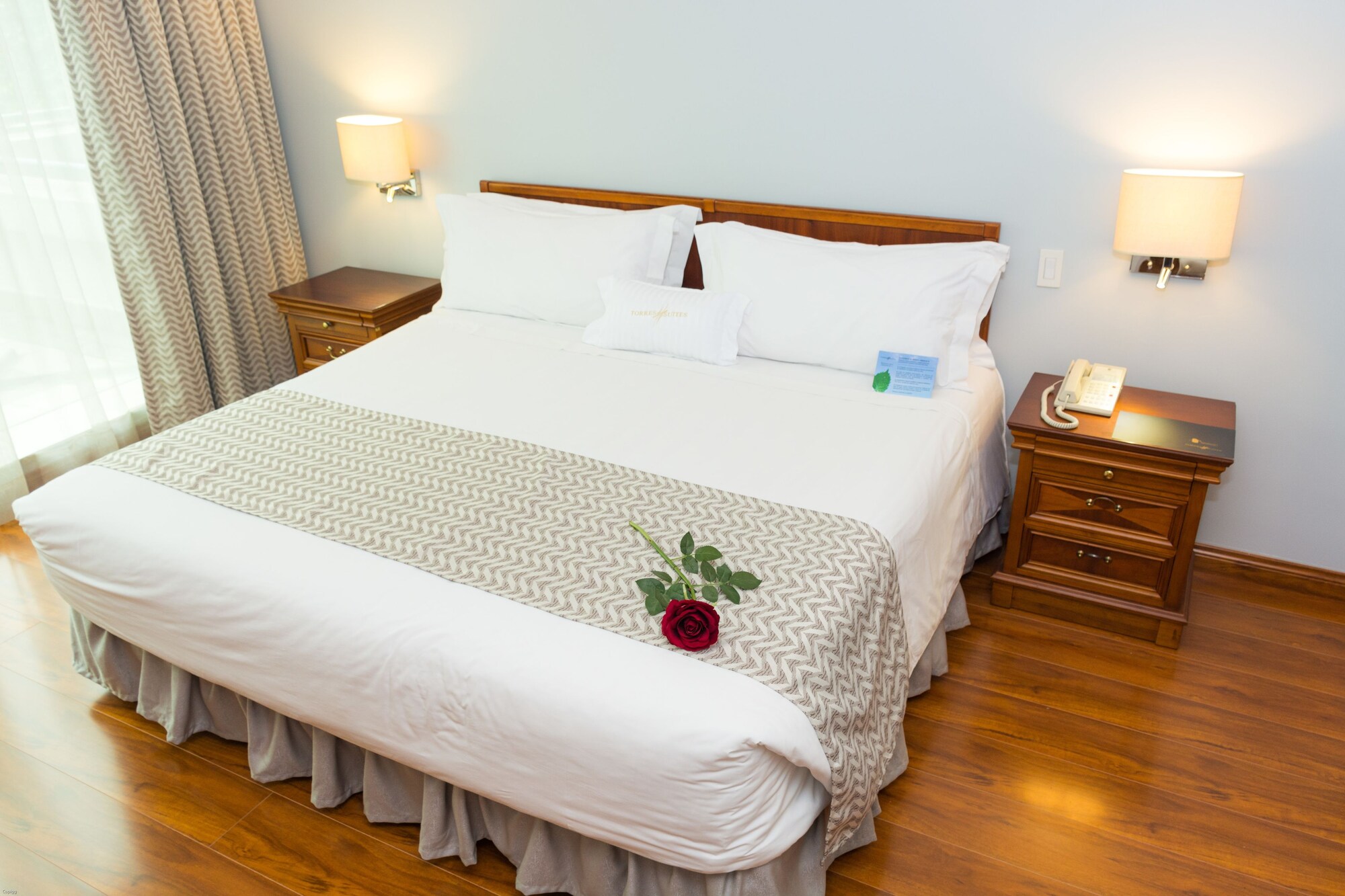 1 BEDROOM, SUITE, KITCHEN