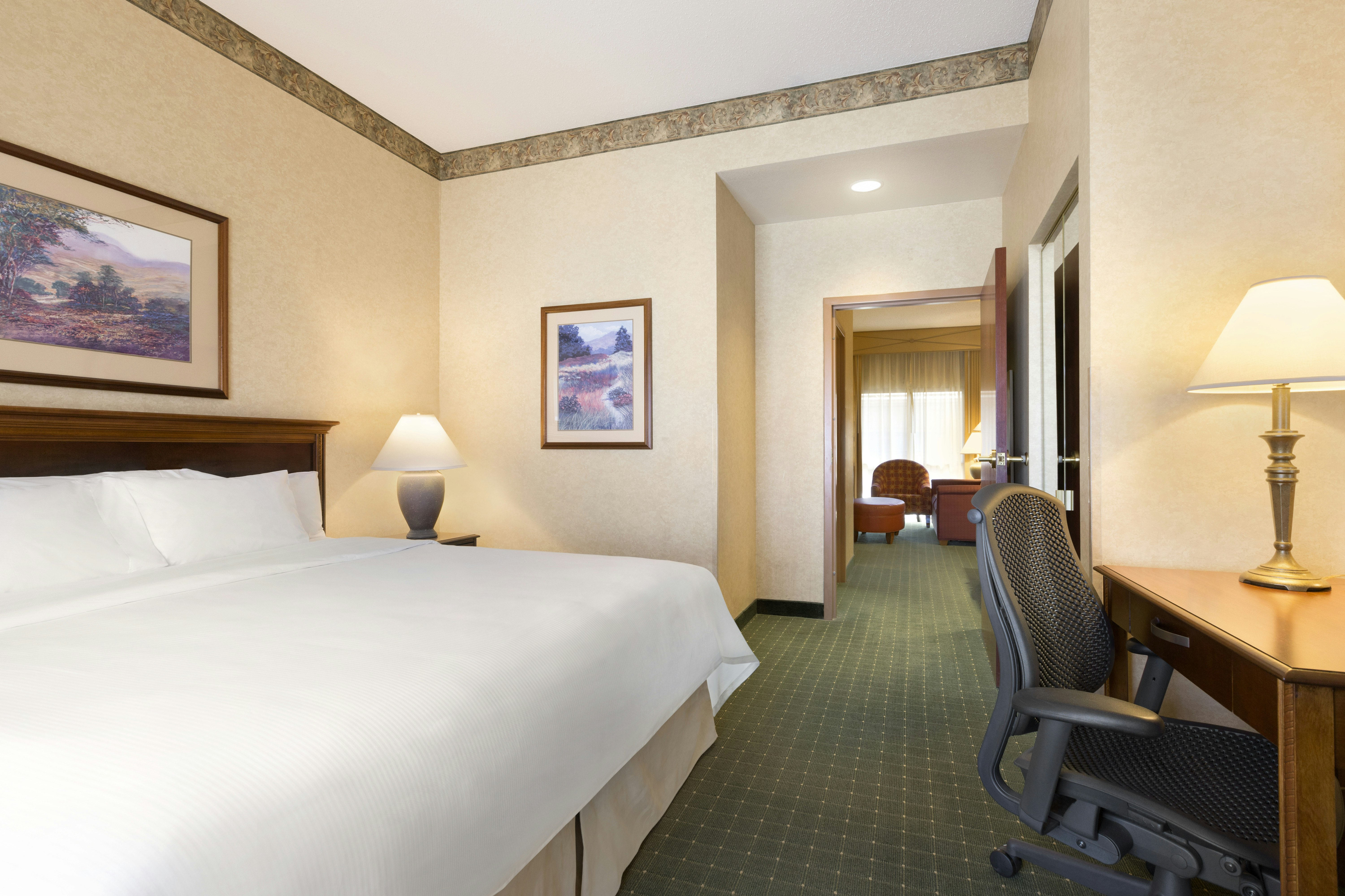 Embassy Suites Lincoln 8/28