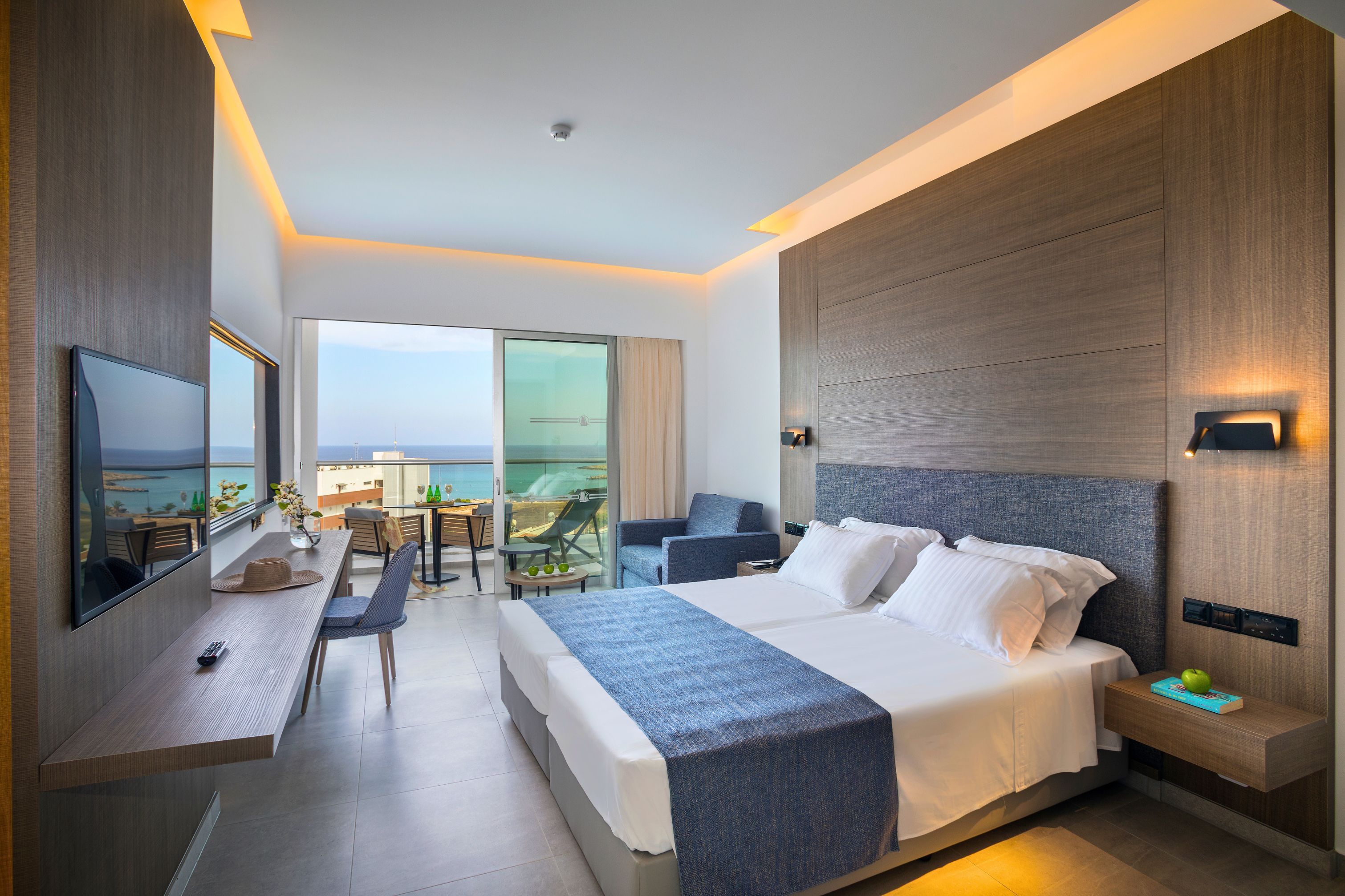 Executive, Suite, Lateral Side Sea View