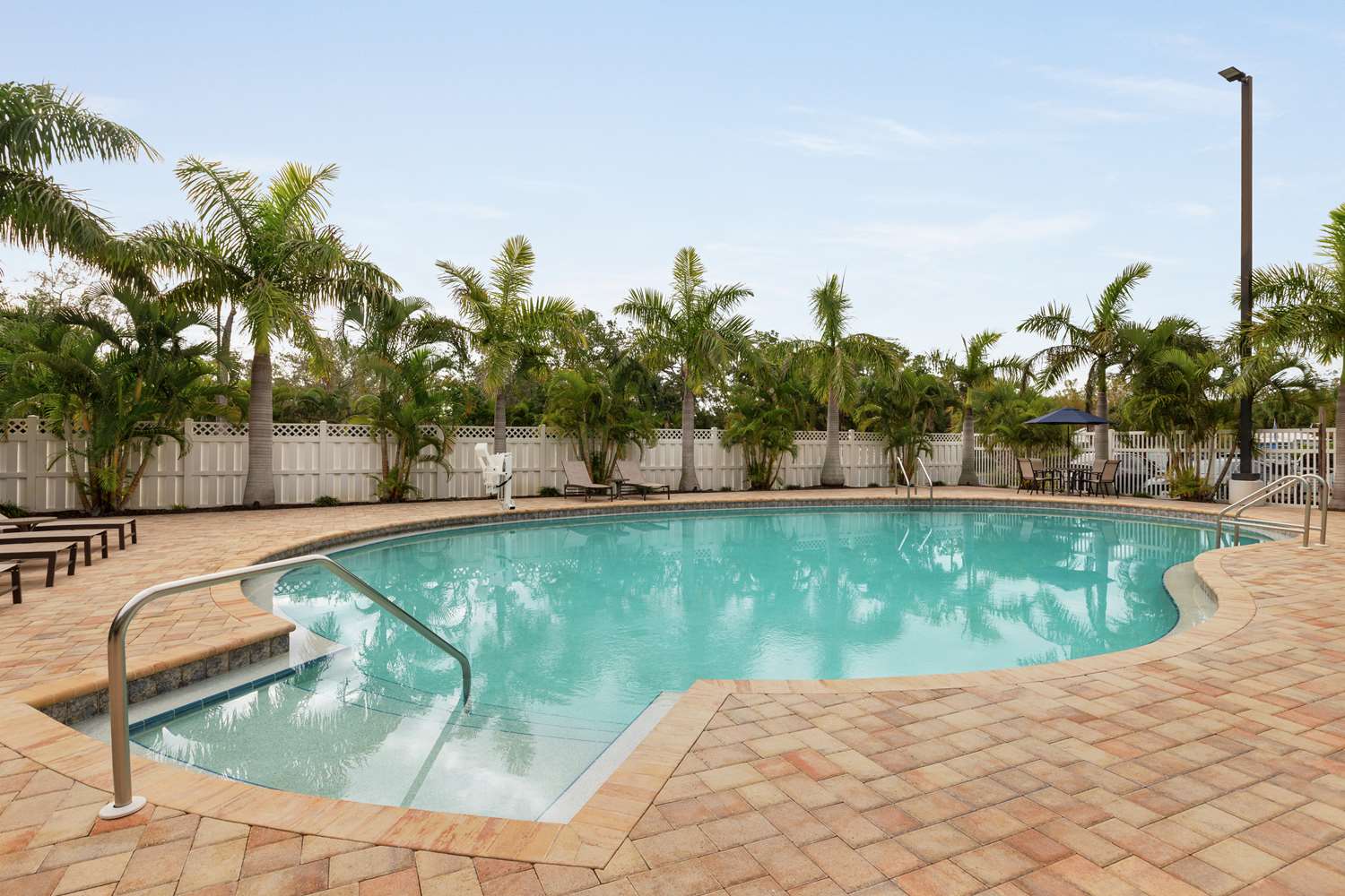 Spark by Hilton Sarasota Siesta Key Gateway 29/43