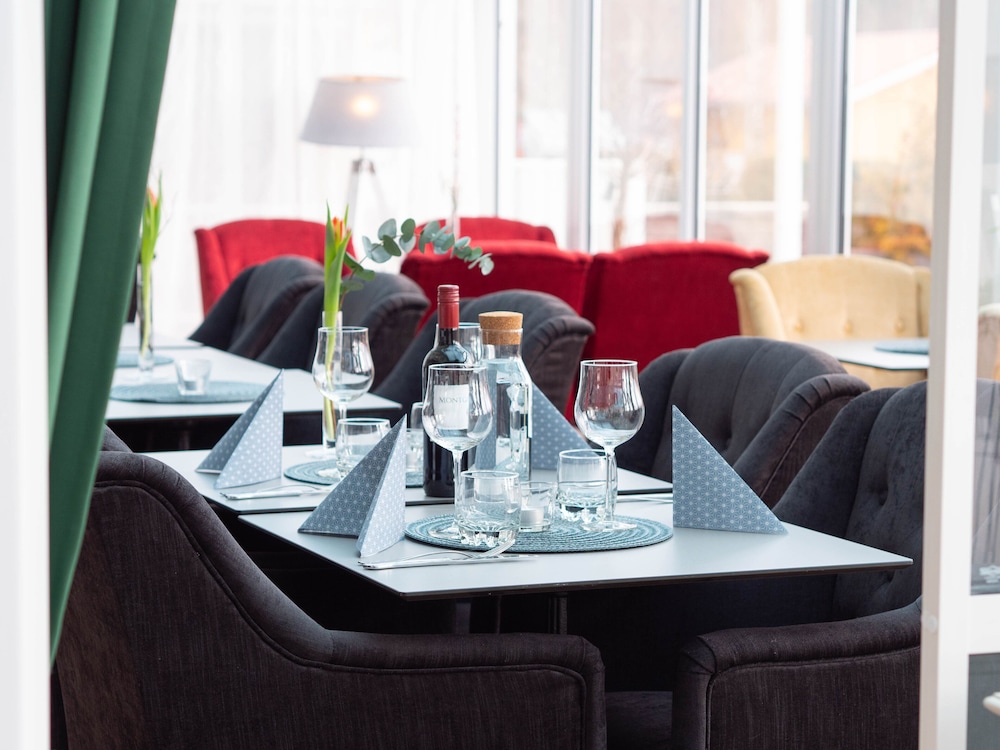 Björkbackens Karaktärshotell 37/50