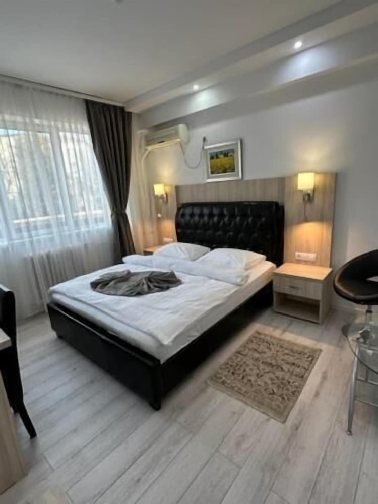 Bulevard Prestige Hotel 8/45