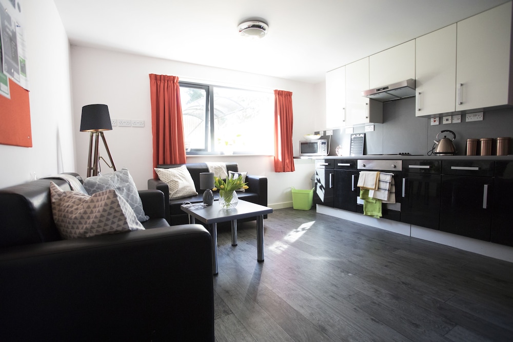 Beaverbank Place - Campus Residence 28/41